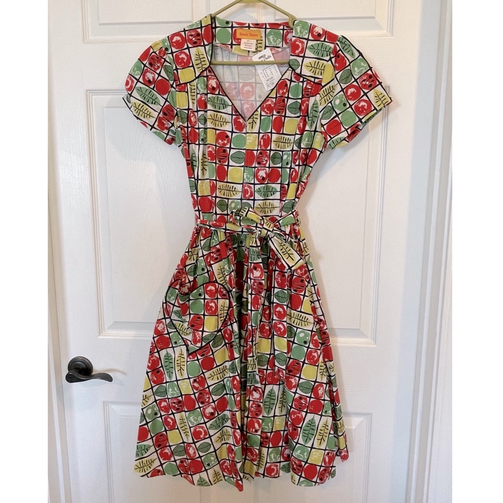 NWT Bernie Dexter Lylian Dress in Fruit Salad L